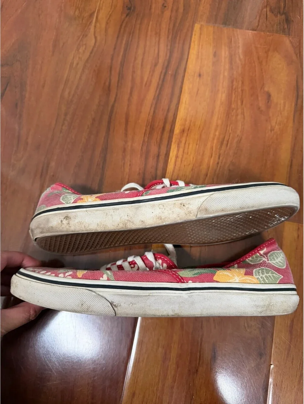 Van Doren Red Hawaiian Floral Print Canvas Sneaker Shoe Men Size 7.5 Women 9